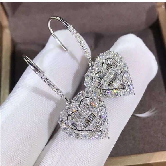 €New Heart Shaped Silver Sapphire Earrings, beautiful Earrings, cute Earrings - Picture 2 of 5